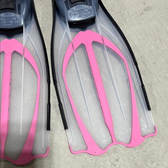Cressi Women's Swim Fins - Black and Pink - Picture 10 of 14